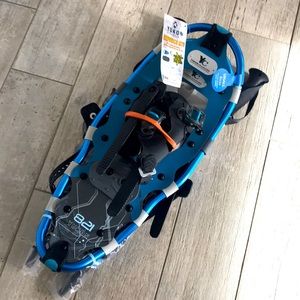 Yukon Charlie’s 821 small snow shoes kit
